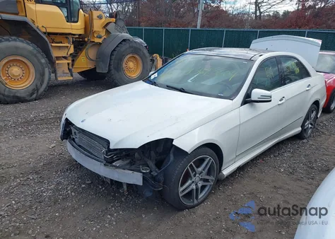 2010 Mercedes-Benz E 550 4Matic z USA, uszkodzony, nr VIN WDDHF9AB5AA147065